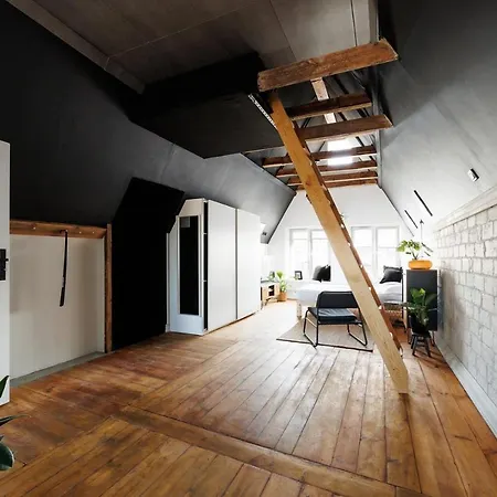 Apartment Attic Prostywynajem Stare